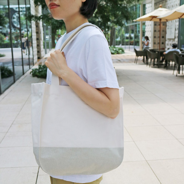 [TSUTAYA BOOKS &#39;s craftsmanship] Two Tote M Tote bag TSUTAYA BOOKS exclusive