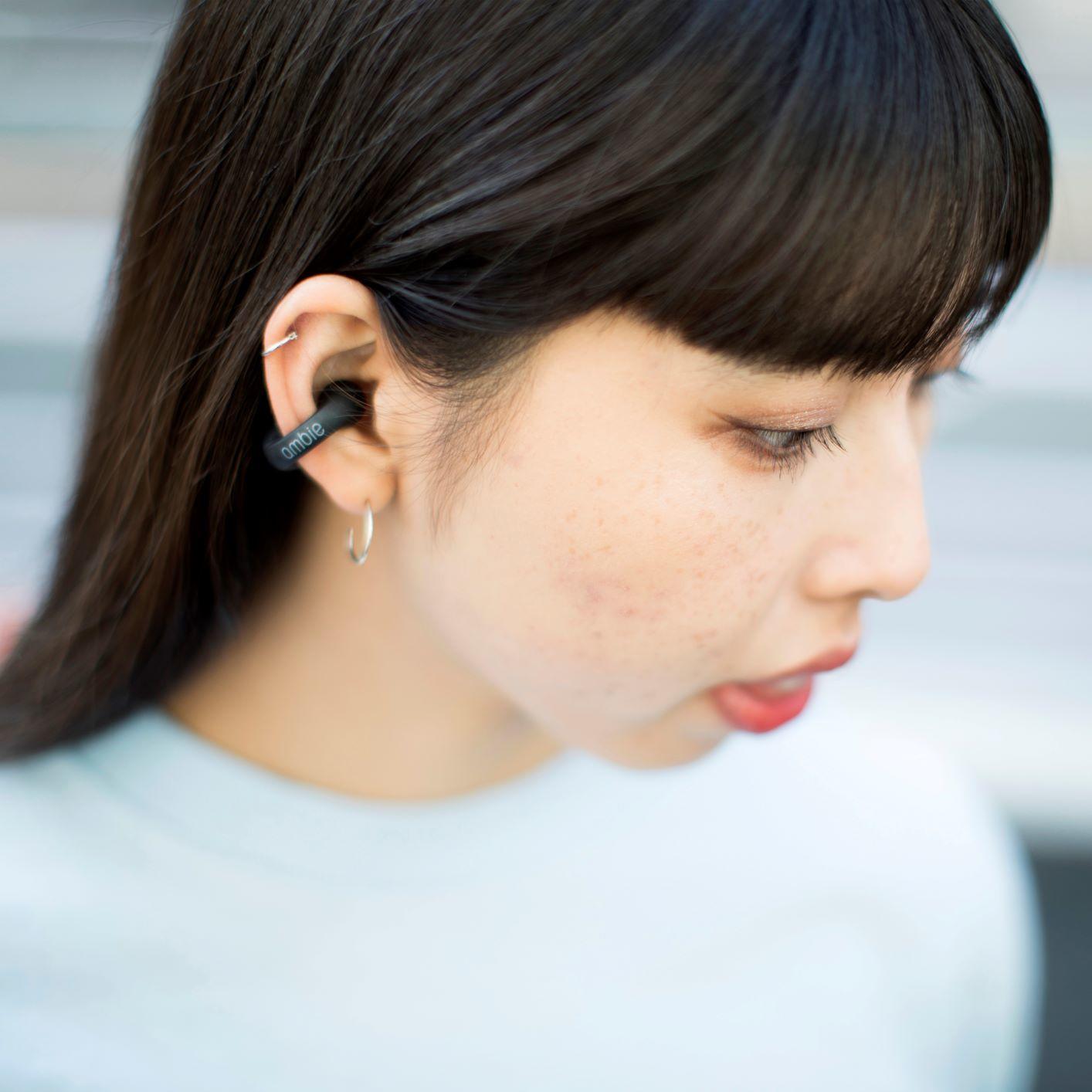 ambie Wireless Earphones Sound Earcuffs Black