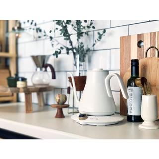 EPEIOS Drip Kettle, White