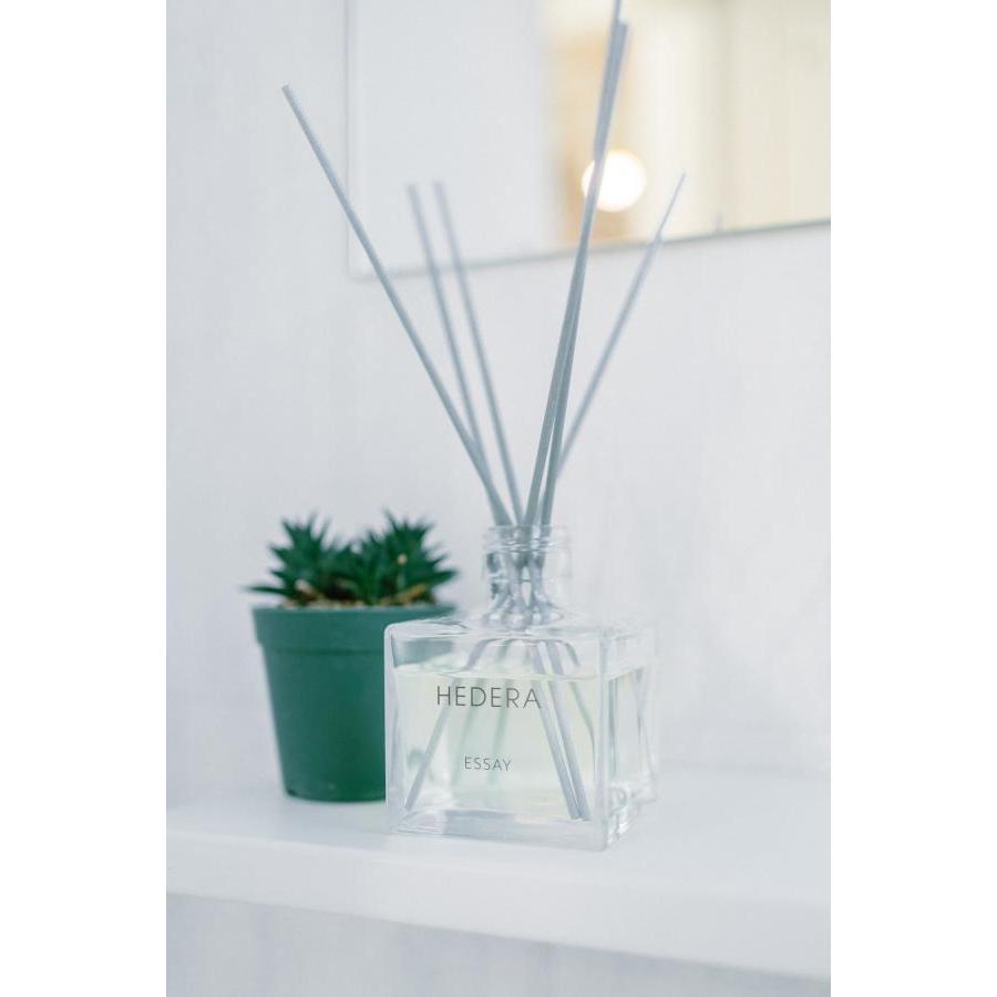 HEDERA Hedera Reed Diffuser Essay Scent