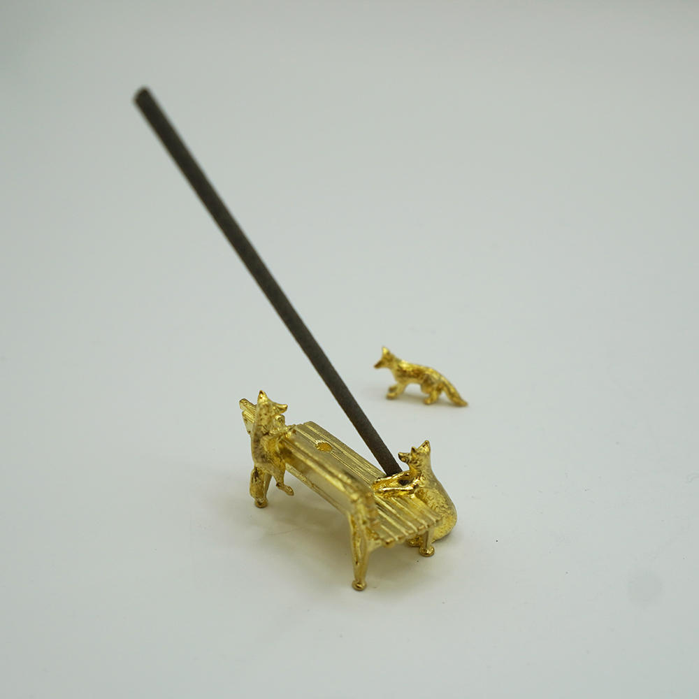 ehonno. Fox and bench incense holder