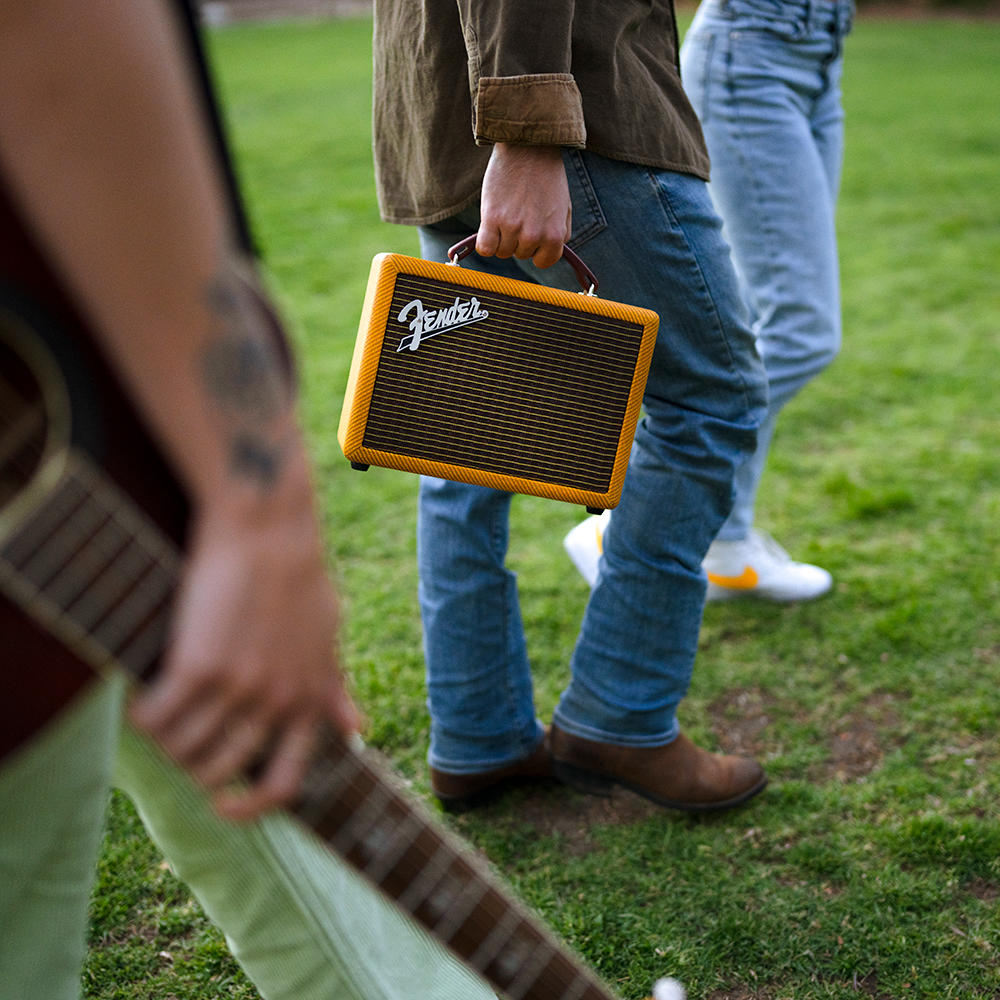 Fender INDIO 2 Tweed Black Fender Bluetooth Speaker