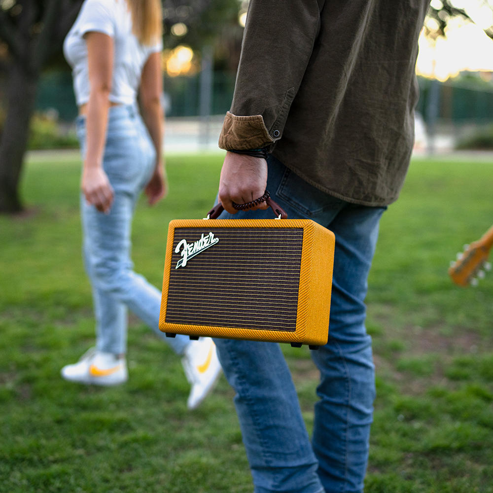 Fender INDIO 2 Tweed Black Fender Bluetooth Speaker