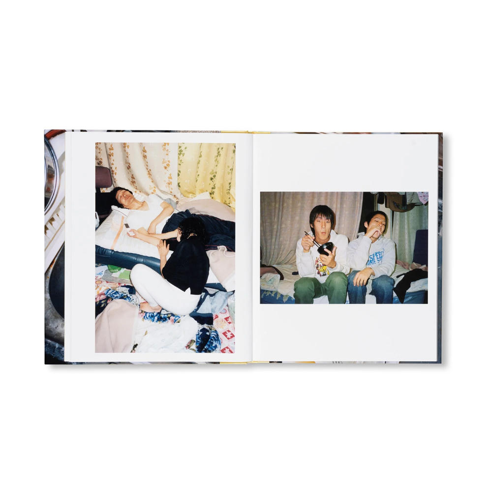 [SIGNED] MY FAMILY IS A PUBIS SO I COVER THEM IN PRETTY PANTIES by Motoyuki Daifu Photo Collection