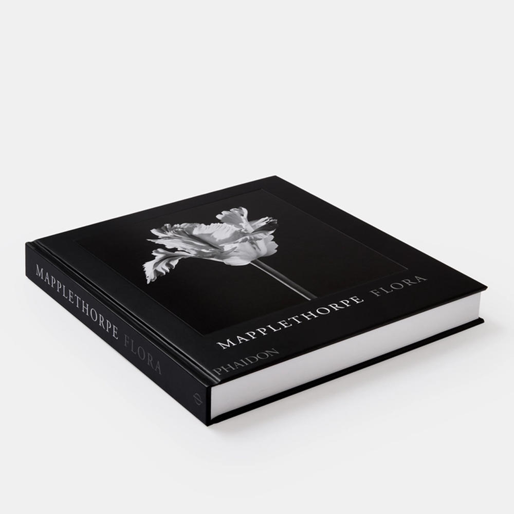 Mapplethorpe Flora: The Complete Flowers by Robert Mapplethorpe